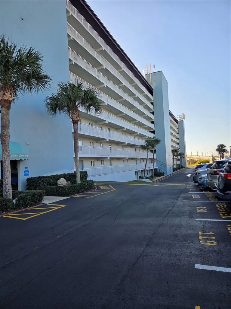 100 Silver Beach Avenue Daytona Beach FL 32118
