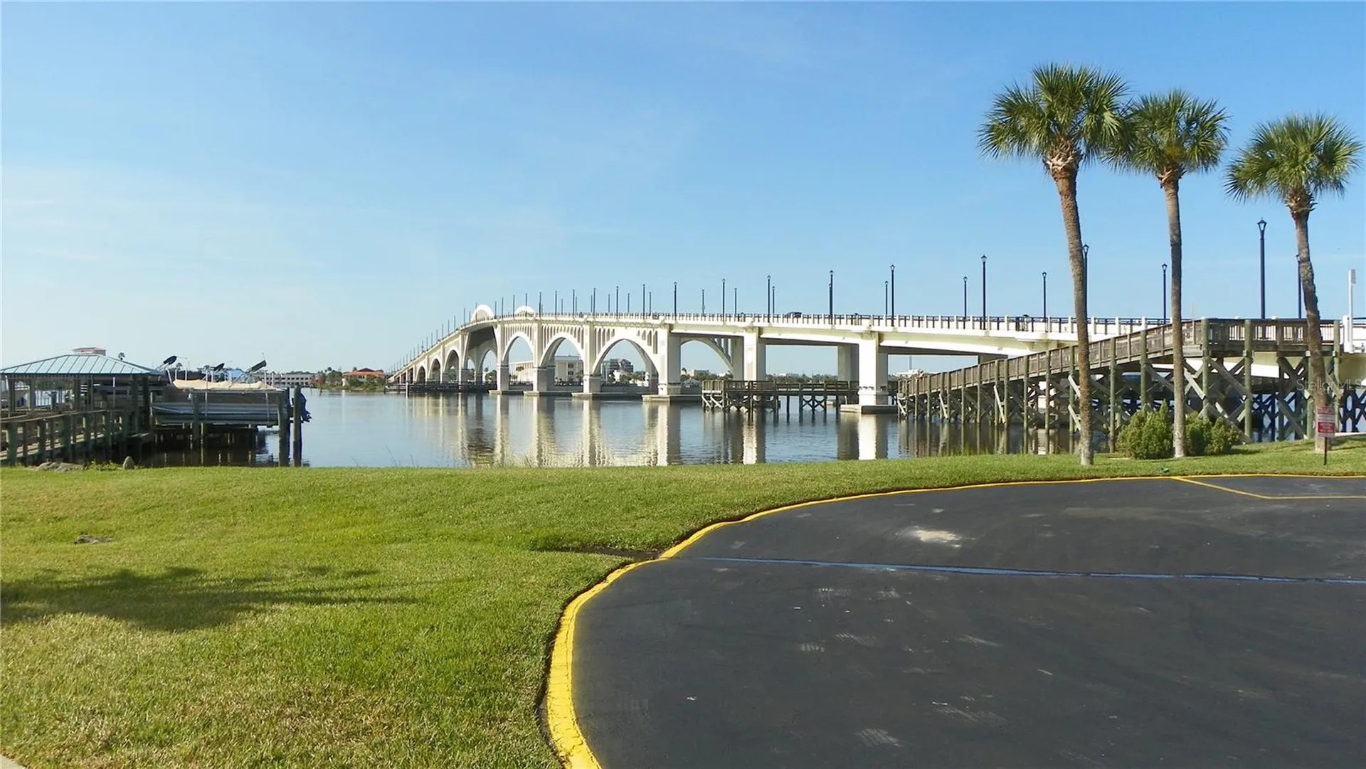 100 Silver Beach Avenue Daytona Beach FL 32118