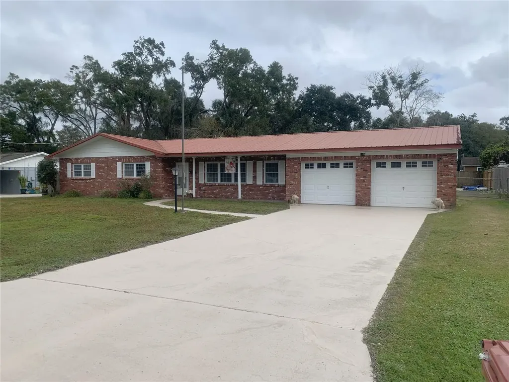 1104 N Knight Street Plant City FL 33563