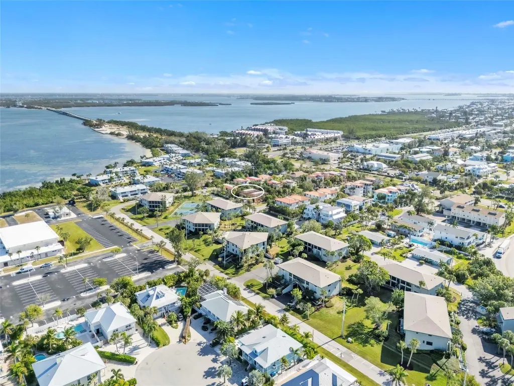517 42nd Street Holmes Beach FL 34217
