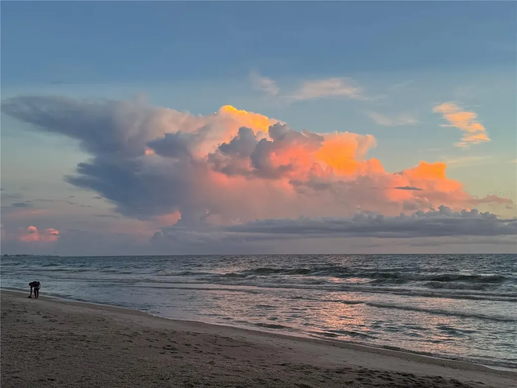 517 42nd Street Holmes Beach FL 34217