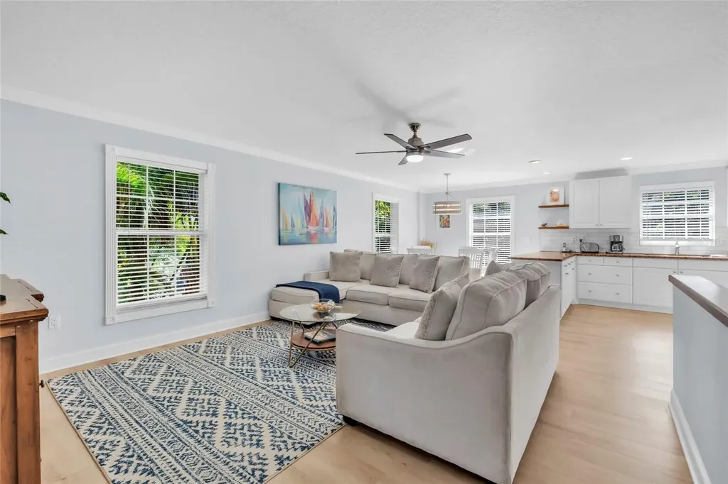 517 42nd Street Holmes Beach FL 34217