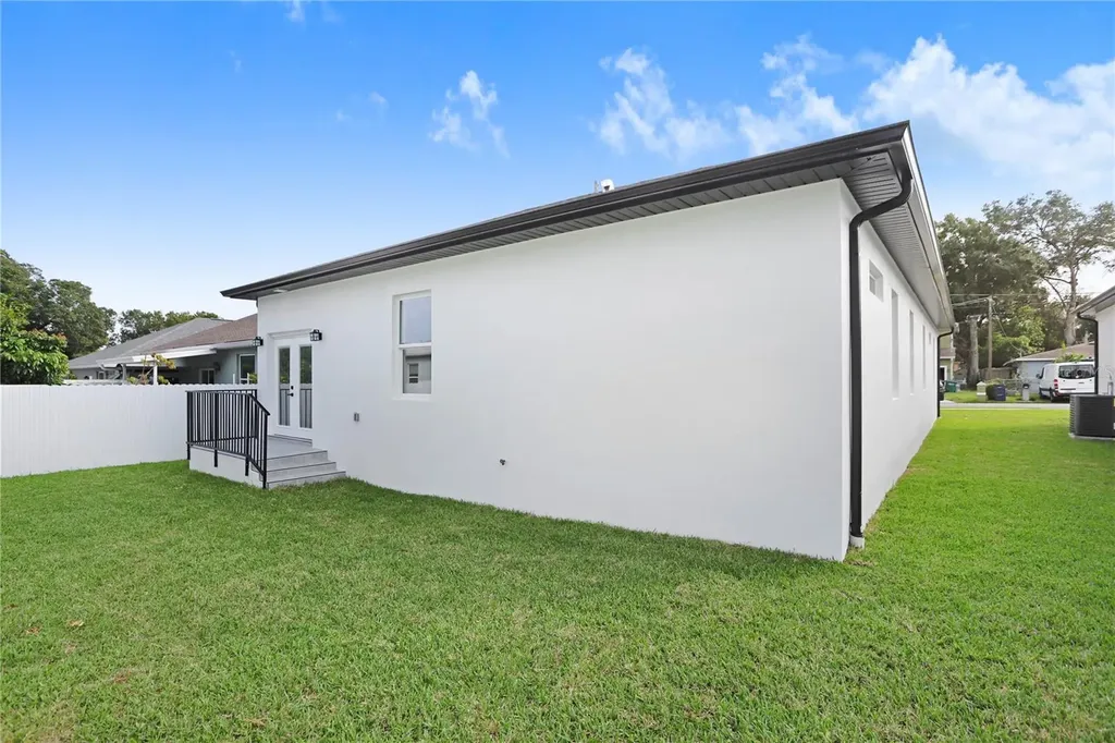 2305 W Kentucky Avenue Tampa FL 33607