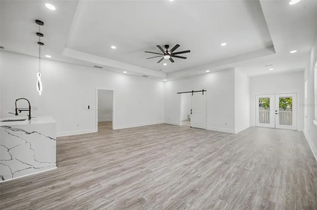 2305 W Kentucky Avenue Tampa FL 33607