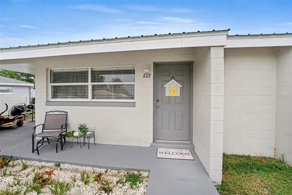 45 Queens Court Frostproof FL 33843
