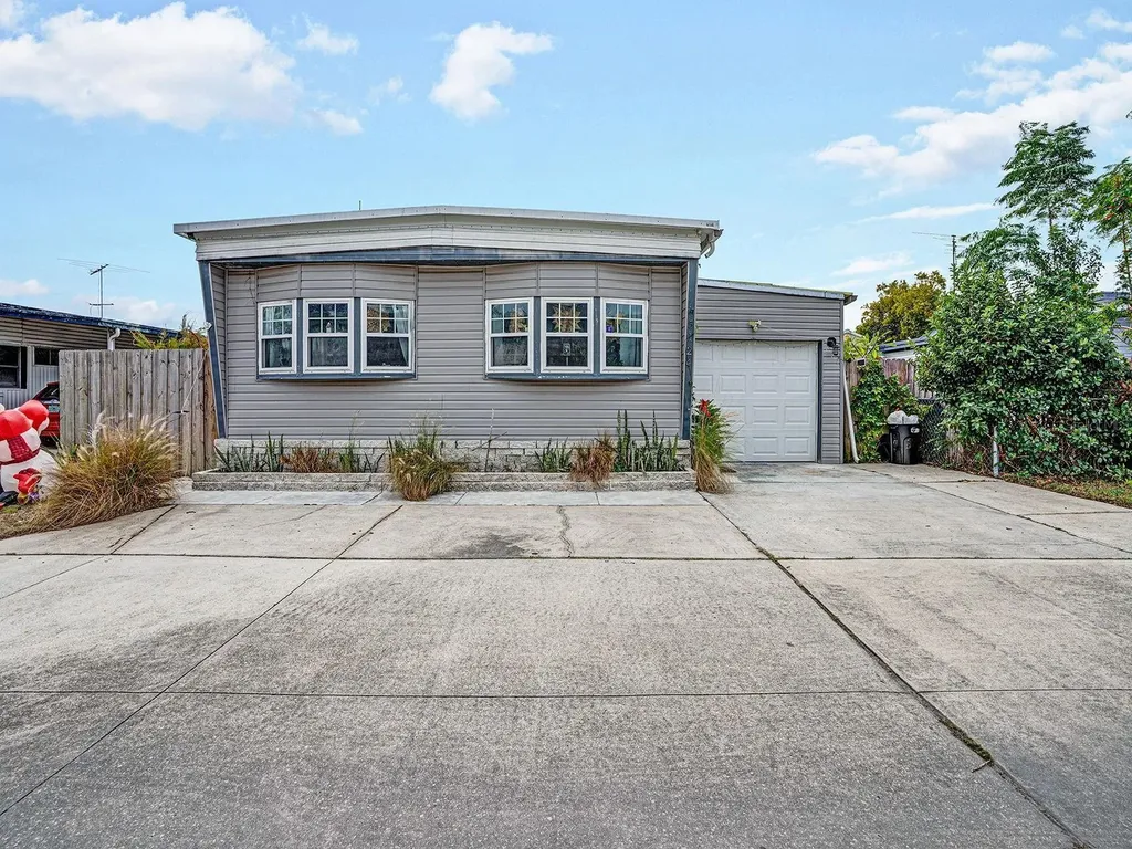 5124 Darlington Road Holiday FL 34690