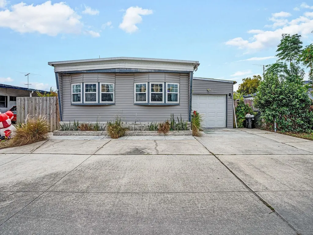 5124 Darlington Road Holiday FL 34690