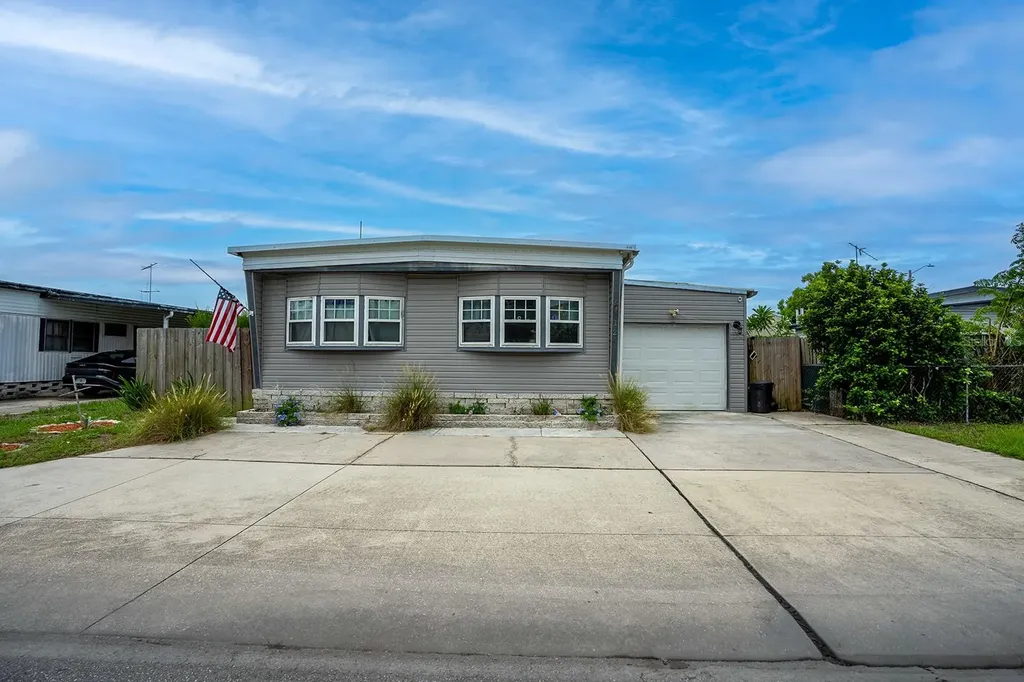 5124 Darlington Road Holiday FL 34690