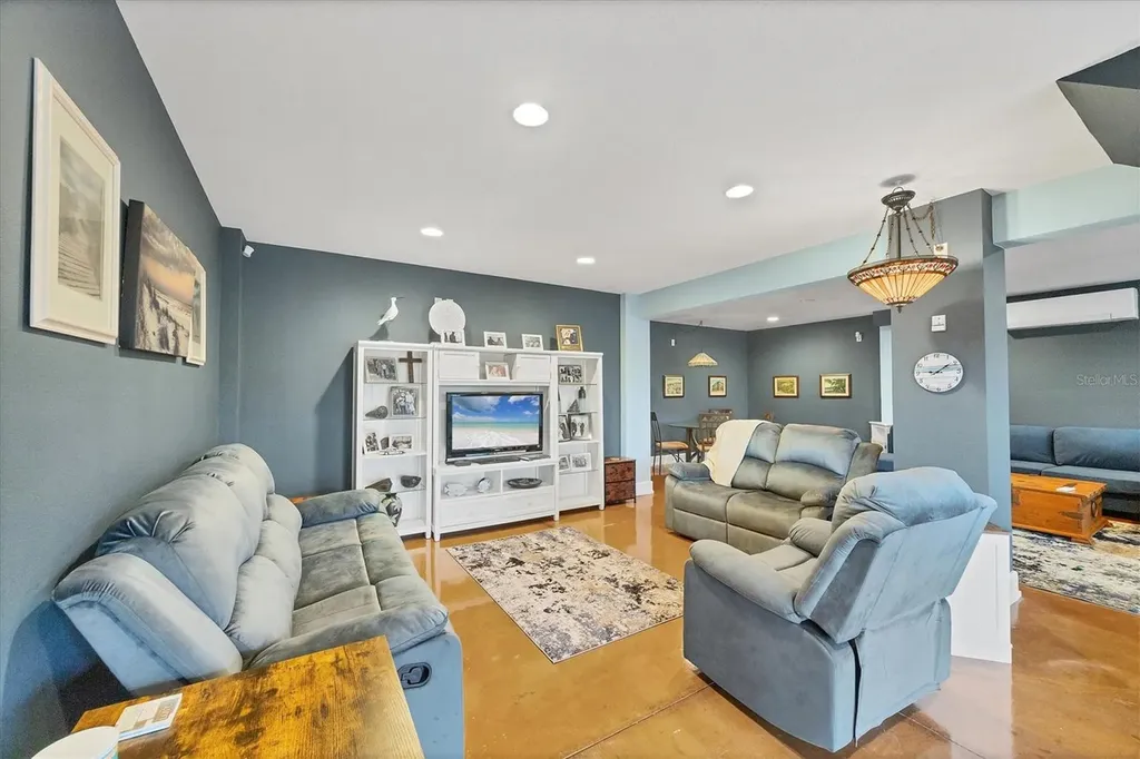 7089 Pinebay Boulevard Englewood FL 34224