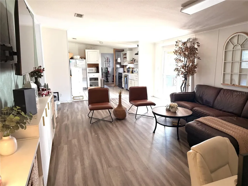 11516 Tuten Loop Lithia FL 33547