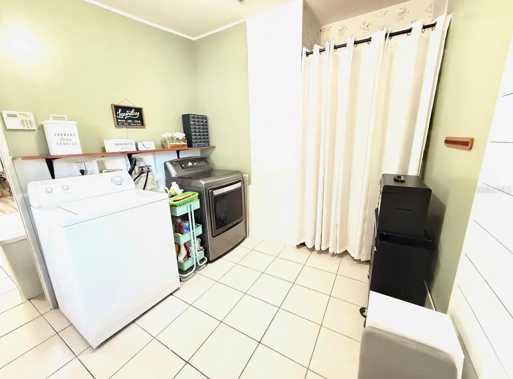 11516 Tuten Loop Lithia FL 33547