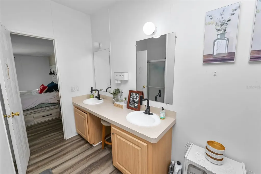 11516 Tuten Loop Lithia FL 33547