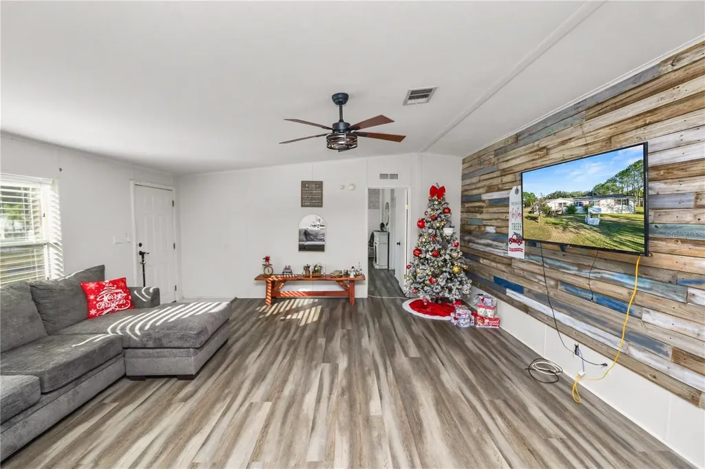 11516 Tuten Loop Lithia FL 33547