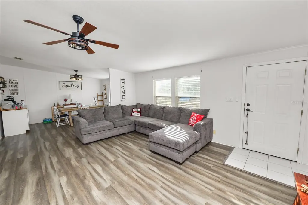 11516 Tuten Loop Lithia FL 33547