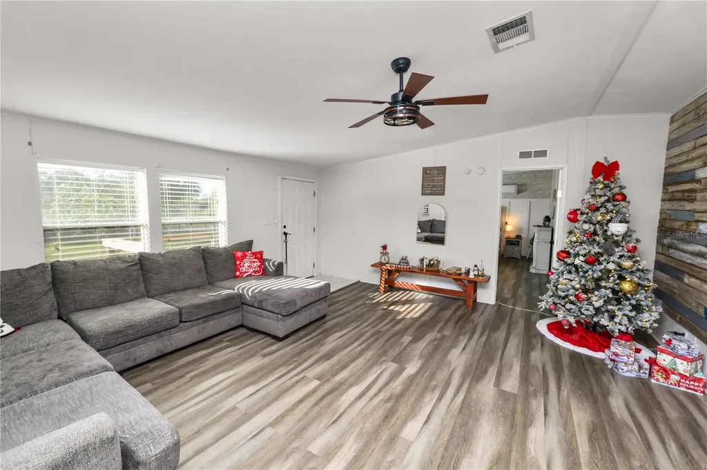 11516 Tuten Loop Lithia FL 33547