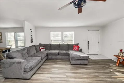 11516 Tuten Loop Lithia FL 33547
