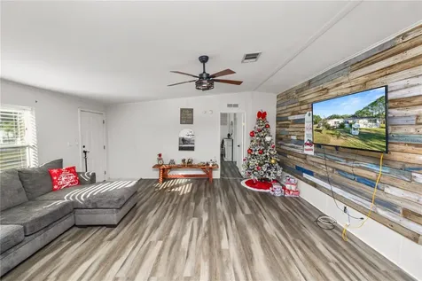 11516 Tuten Loop Lithia FL 33547