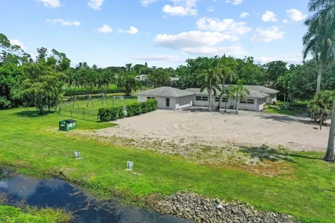 101-105 Saint Andrews Boulevard Naples FL 34113