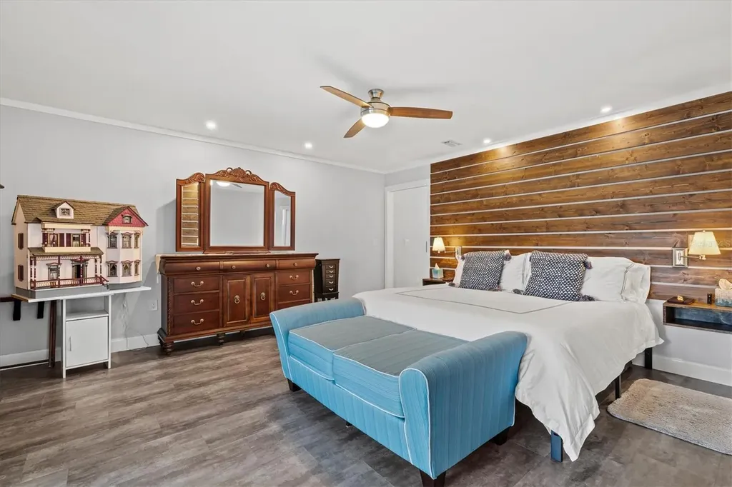 4811 Glenbrooke Drive Sarasota FL 34243