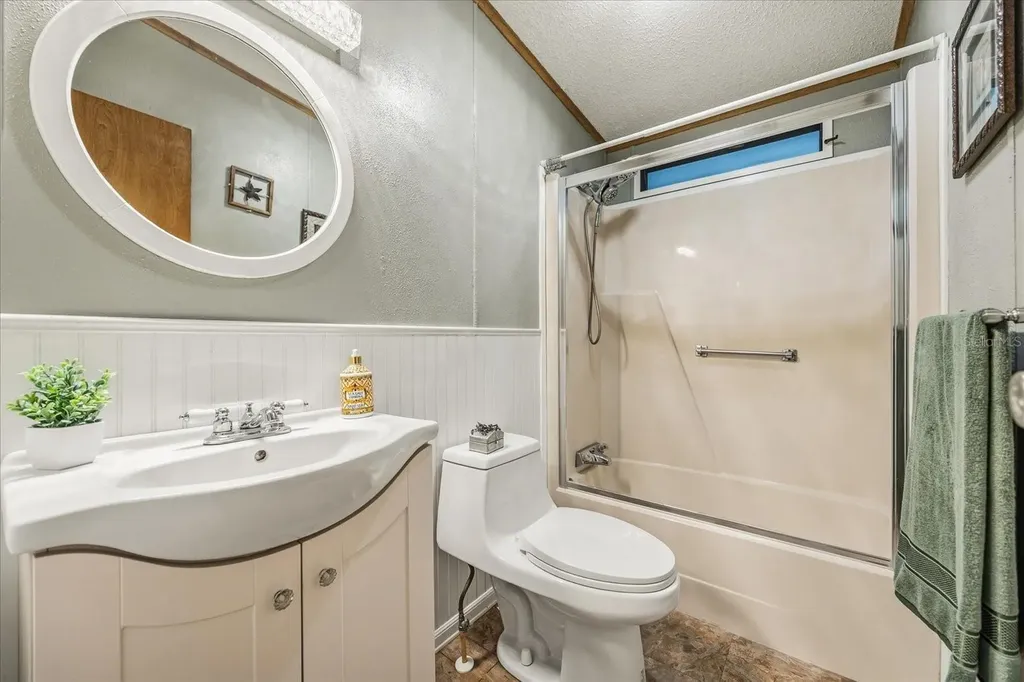 2446 Fairbluff Circle Zellwood FL 32798