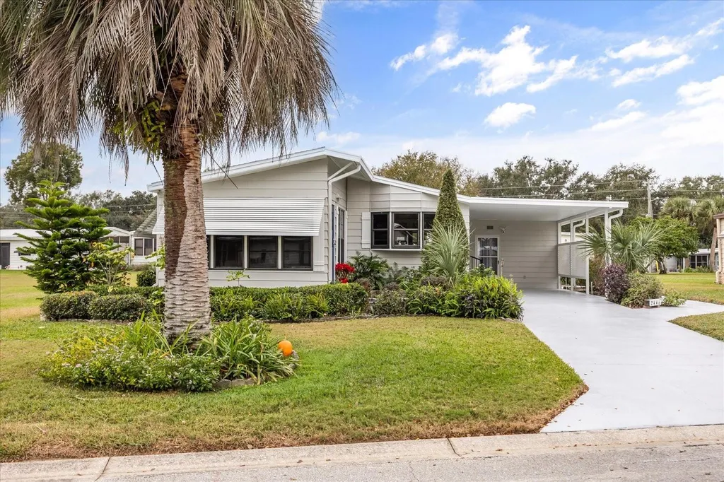 2446 Fairbluff Circle Zellwood FL 32798