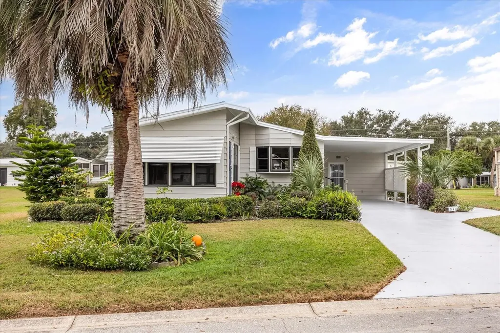 2446 Fairbluff Circle Zellwood FL 32798