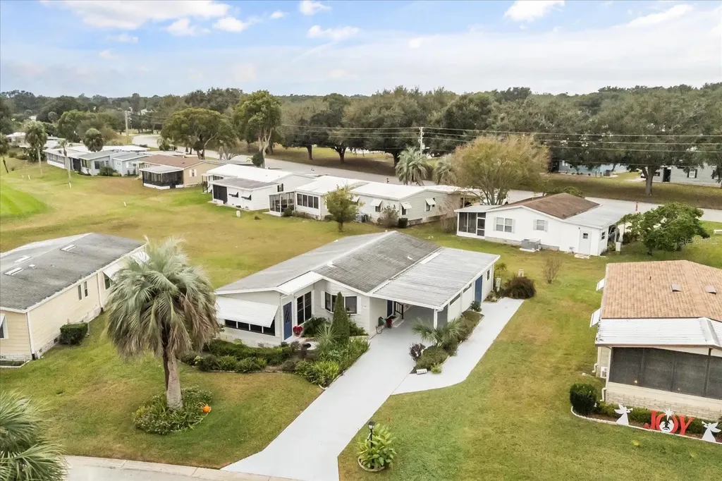 2446 Fairbluff Circle Zellwood FL 32798