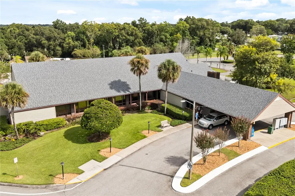 2446 Fairbluff Circle Zellwood FL 32798