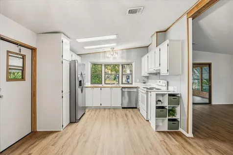 2446 Fairbluff Circle Zellwood FL 32798