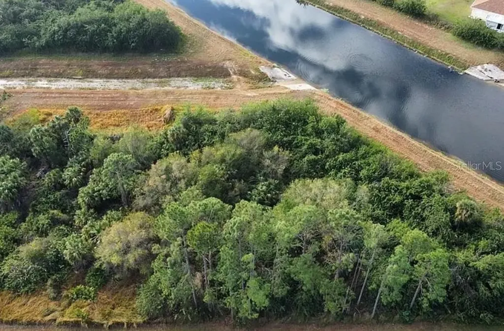 2805 17th Street W Lehigh Acres FL 33971