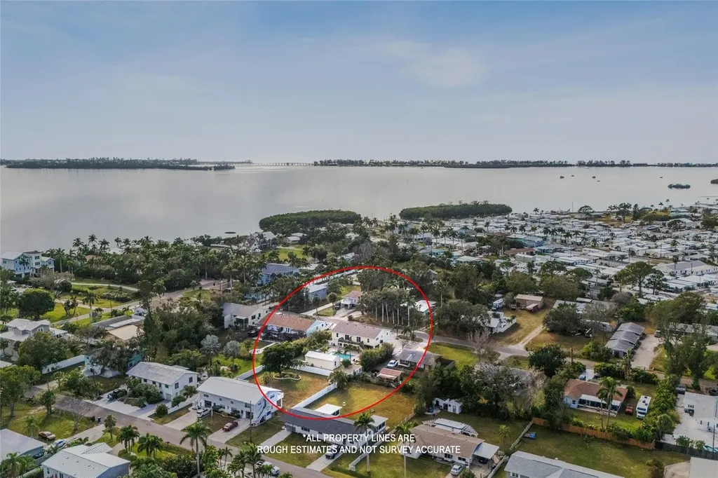 4503-4505 102nd Street W Bradenton FL 34210