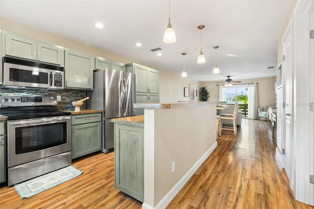 4503-4505 102nd Street W Bradenton FL 34210