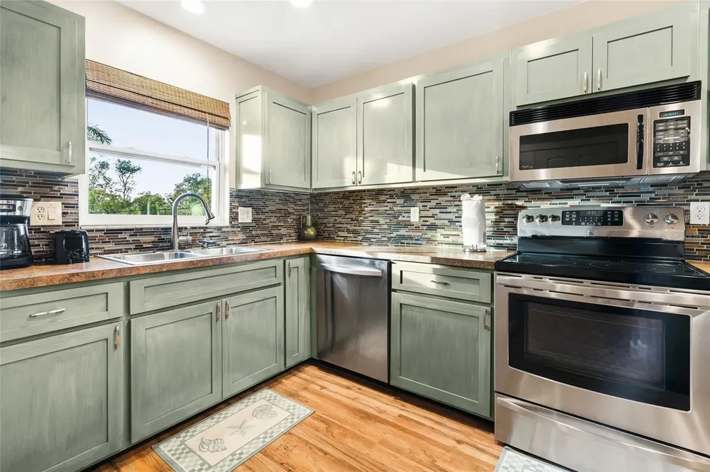 4503-4505 102nd Street W Bradenton FL 34210