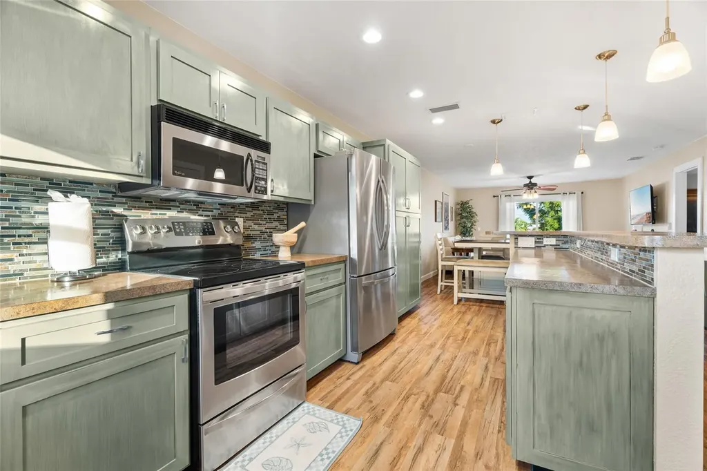 4503-4505 102nd Street W Bradenton FL 34210
