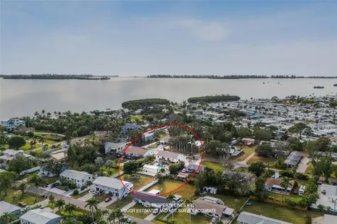 4503-4505 102nd Street W Bradenton FL 34210