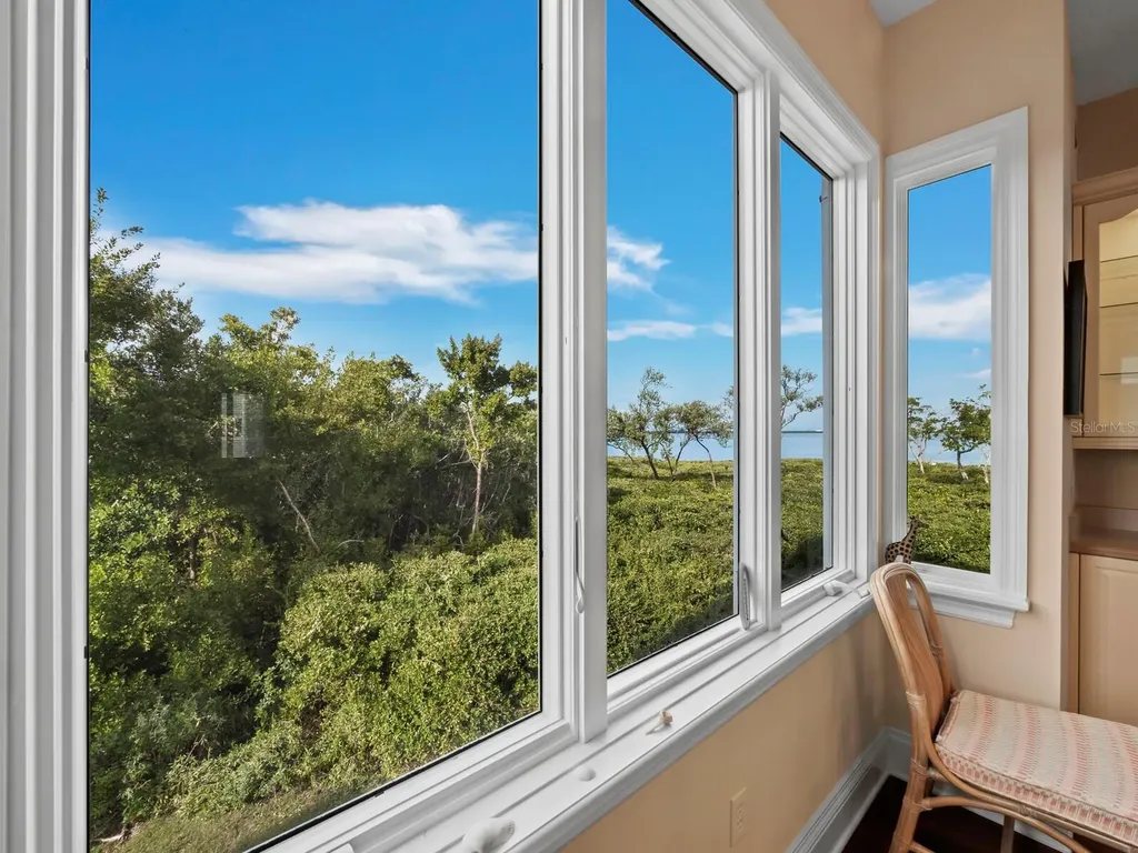 836 Evergreen Way Longboat Key FL 34228