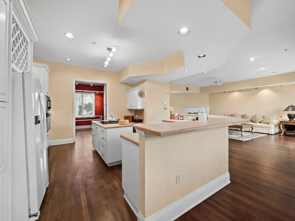 836 Evergreen Way Longboat Key FL 34228