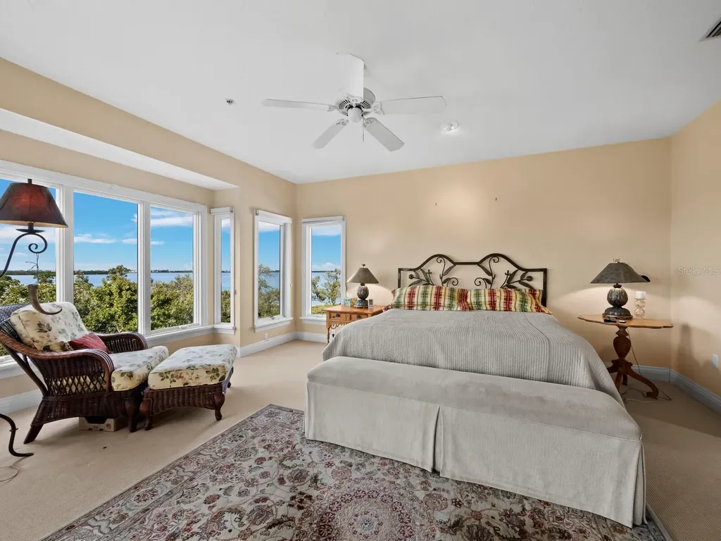 836 Evergreen Way Longboat Key FL 34228