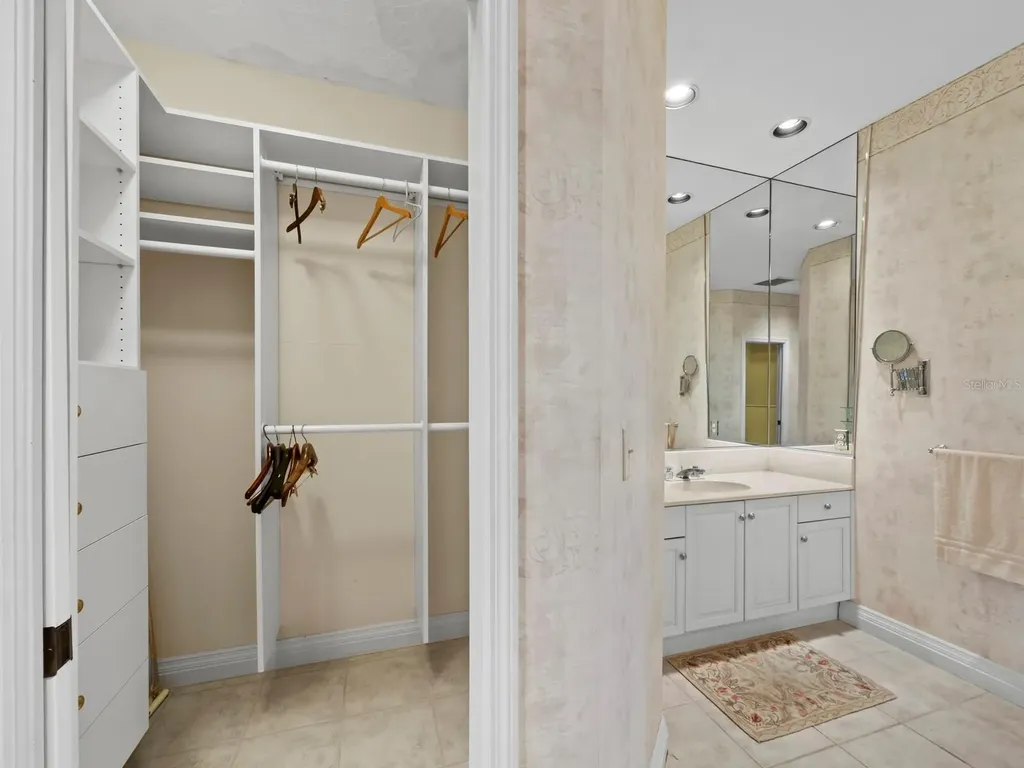 836 Evergreen Way Longboat Key FL 34228