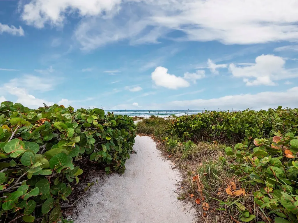 836 Evergreen Way Longboat Key FL 34228