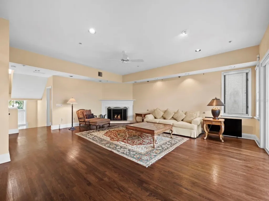 836 Evergreen Way Longboat Key FL 34228
