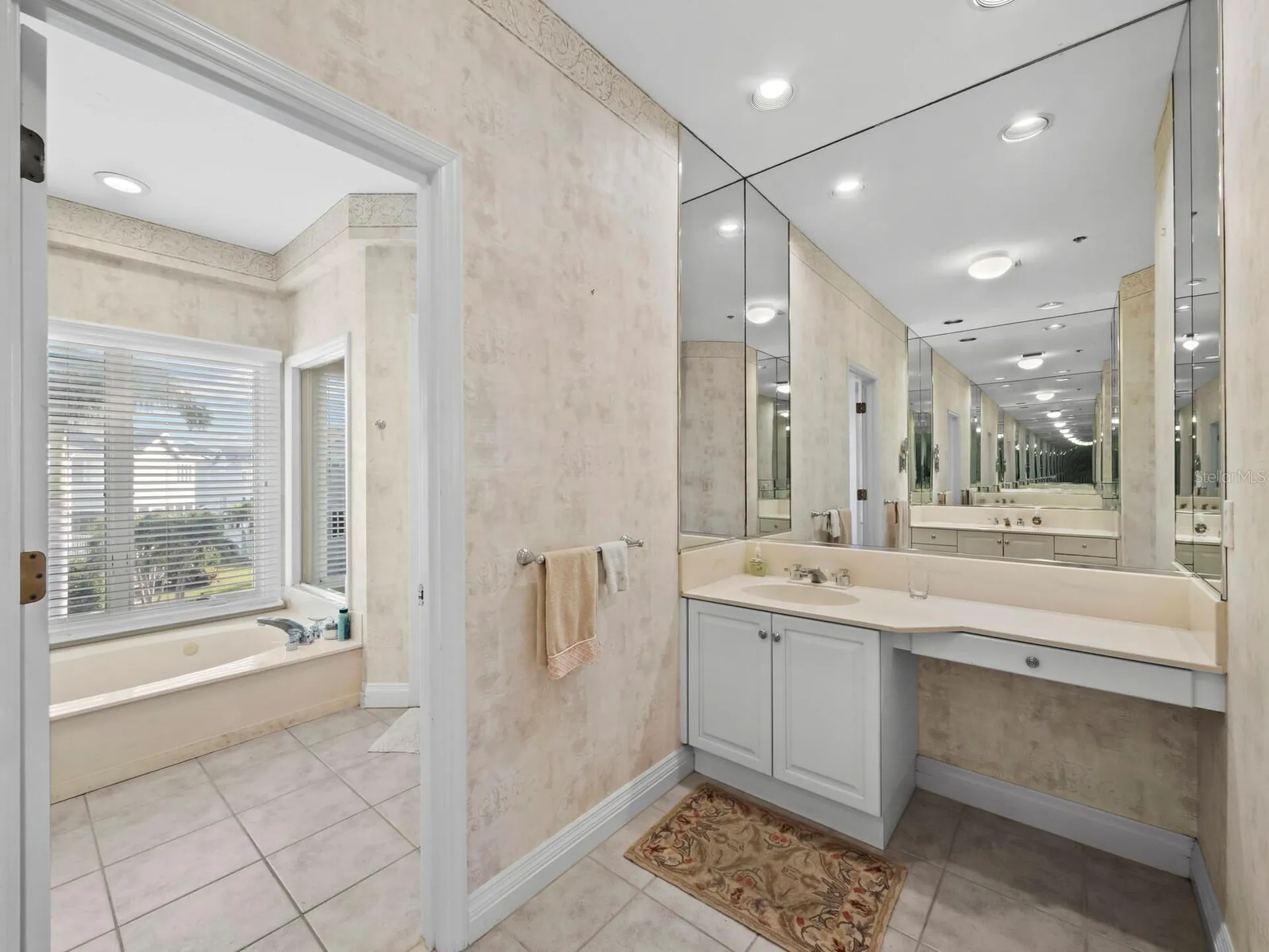 836 Evergreen Way Longboat Key FL 34228