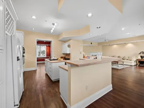 836 Evergreen Way Longboat Key FL 34228