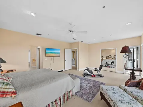 836 Evergreen Way Longboat Key FL 34228