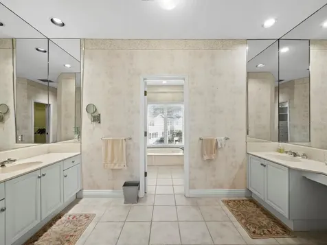 836 Evergreen Way Longboat Key FL 34228
