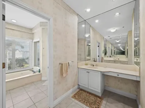 836 Evergreen Way Longboat Key FL 34228
