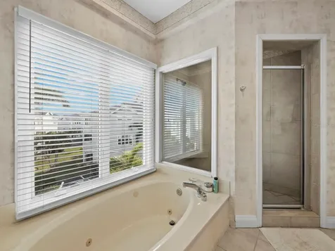 836 Evergreen Way Longboat Key FL 34228