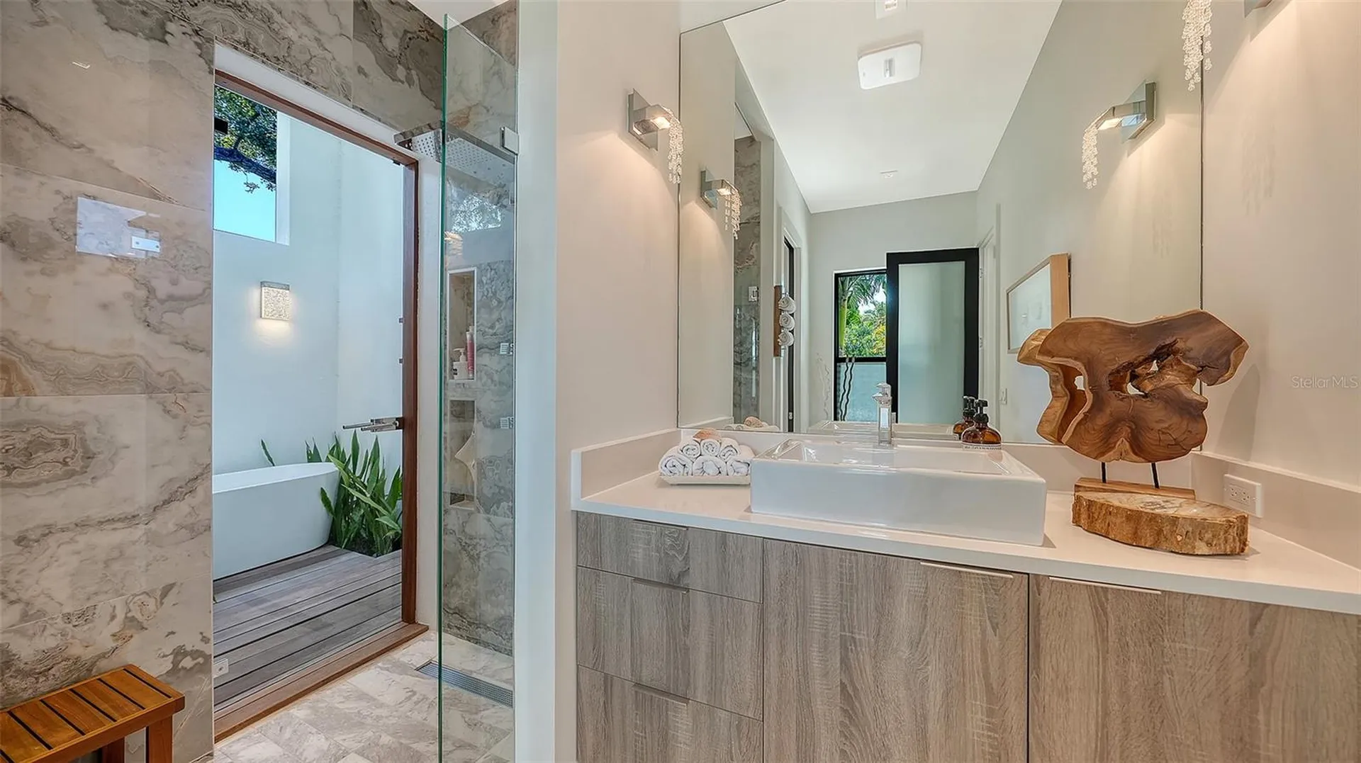 1421 N Lake Shore Drive Sarasota FL 34231