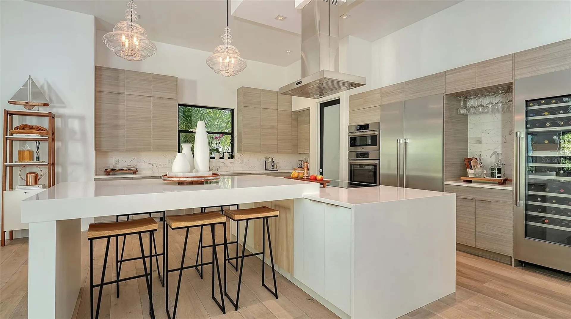 1421 N Lake Shore Drive Sarasota FL 34231