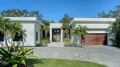 1421 N Lake Shore Drive Sarasota FL 34231